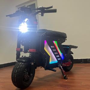 Trottinette Électrique Pliable Haute Puissance R8 72V 10000W à Double Moteur, Pneus 13 Pouces, Freins à Disque Hydrauliques, 40Ah, Autonomie 150km pour Adultes - Product Image 5