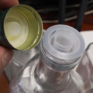 Bouteille en verre personnalisée de différentes tailles (500 ml, 700 ml, 750 ml) pour sauce piquante et huile d'olive extra vierge - Product Image 2