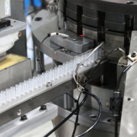 Machine d'assemblage de têtes de pompe à parfum de nouvelle génération à haute efficacité avec moteur, entièrement automatique, marque NBTY, pompe à pistolet carrée 60KW
