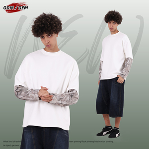 Camiseta de Manga Larga con Camuflaje Desértico Estilo High Street, Diseño de Dos Piezas con Colores Contrastantes para Hombre - Product Image 1