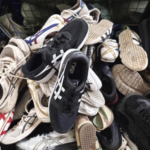 Scarpe da ginnastica sportive da <span class=keywords><strong>donna</strong></span> cinesi usate in fabbrica - Product Image 1