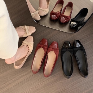 Chaussures plates élégantes pour femmes, style Mary Jane, à nœud, semelle souple, confortables, décontractées, pour le bureau et la marche - Product Image 1