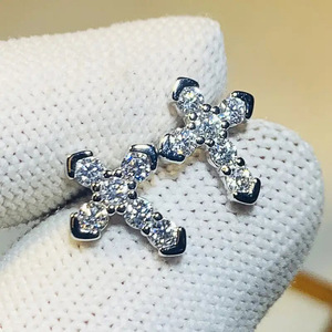 Orecchini a perno rotondi da donna, gioielli minimalisti ed eleganti per tutti i giorni - Product Image 4
