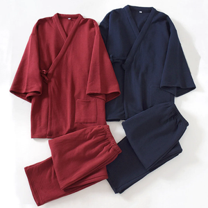 Ensembles de <span class=keywords><strong>pyjama</strong></span> kimono en flanelle de coton extensible et respirante pour hommes en hiver personnalisé vêtements de nuit <span class=keywords><strong>japonais</strong></span> vêtements de salon vêtements de nuit thermiques pour hommes - Product Image 1