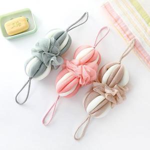 Longue brosse de bain exfoliante en PE avec éponge loofah et gant pour le spa et les soins de la peau - Product Image 6
