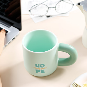 Mug en céramique nordique créatif à poignée épaisse, style Macron, avec contraste de couleurs simple, pour couple - Product Image 4
