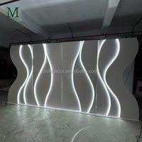 Fournitures de fête personnalisées, toile de fond de mariage moderne, forme de vague blanche, PVC 3D, décoration de scène de mariage avec éclairage LED
