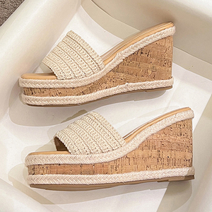 Sandalias de Verano 2025 Europeas y Americanas con Punta Abierta, Transpirables y Antideslizantes, con Tacón Inclinado y Tejido Wisteria - Product Image 2