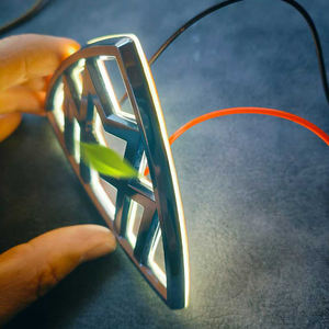 Applicable pour le logo <span class=keywords><strong>Mercedes</strong></span> Benzz Logo de l'emblème de voiture Markerl latéral <span class=keywords><strong>lumineux</strong></span> Badge E Class s Class logo avec lumière Maybachh - Product Image 3