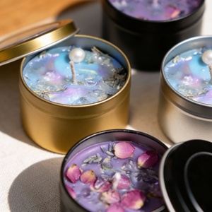 Meistverkaufte Kristall-Trockenblumen-Infundierte Sojawachs-Duftkerze für Diwali, Geburtstage, Valentinstag-Geschenke, Raumduft - Product Image 4