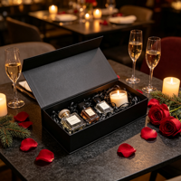 Coffret Cadeau Parfum Romantique Noir avec Trois Bouteilles, Bougie Parfumée, Flûtes à Champagne, Roses, Emballage Evergreen, Ensemble Cadeau en Gros