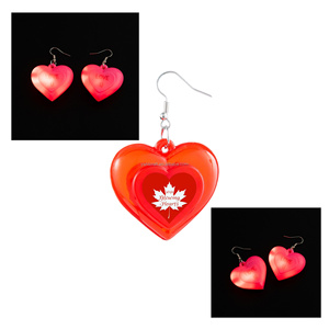 Boucles d'oreilles pendantes LED HLC en forme de cœur « I LOVE YOU » qui s'illuminent dans le noir pour la Saint-Valentin, bijoux pour événements et fêtes - Product Image 2