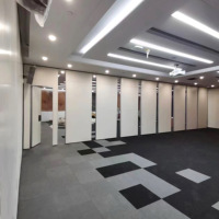 Cloison de séparation coulissante modulaire pliable sur mesure en bois, insonorisante, ignifuge, design moderne pour salles de réunion