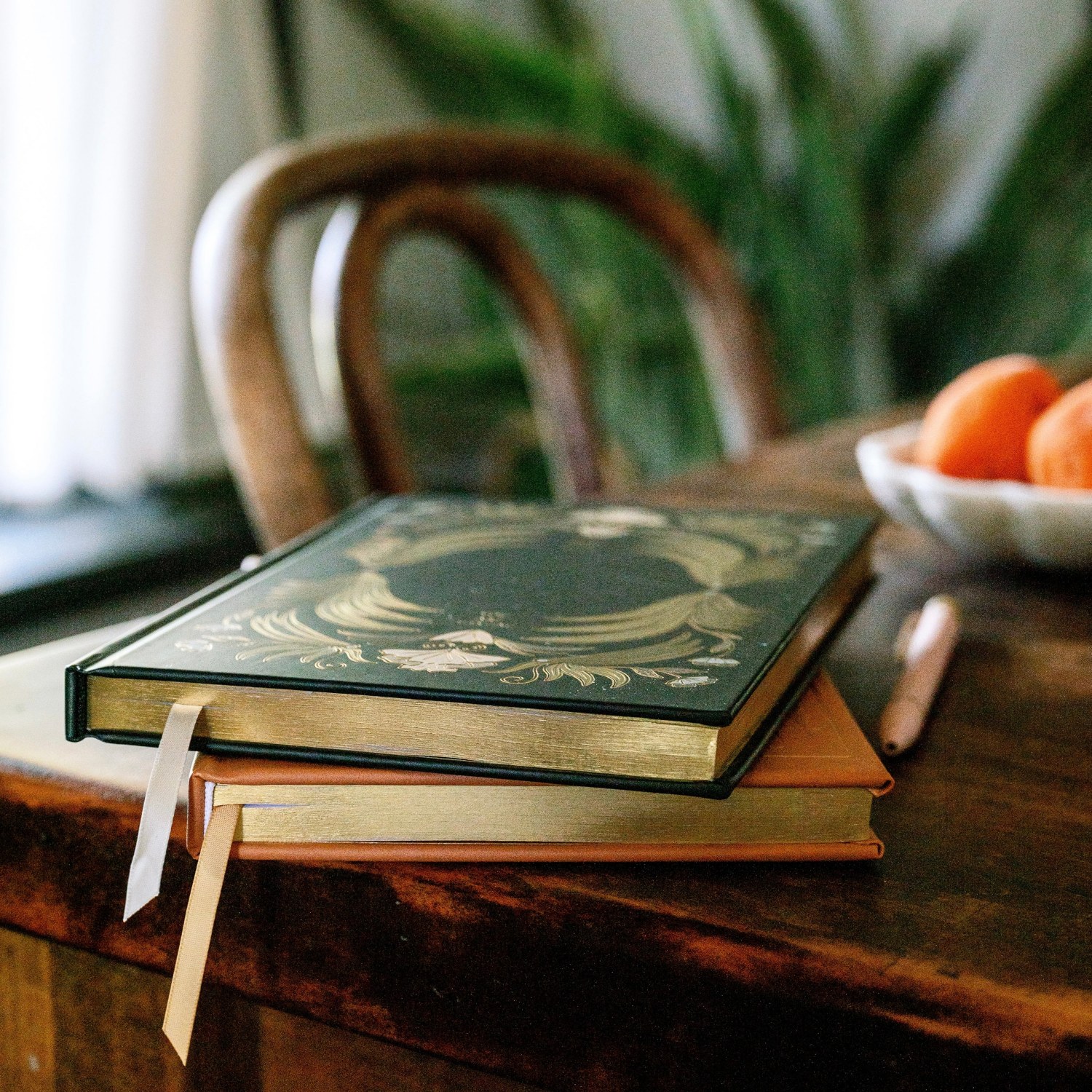 Journal avec bordure dorée