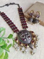 Ensemble collier et boucles d'oreilles tendance en laiton pour femme, idéal pour les fiançailles, mariages, anniversaires, usage quotidien et soirées – Fabricant indien de premier plan