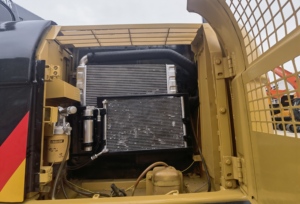 รถขุดตีนตะขาบ CAT 320D มือสองปรับสภาพใหม่ นำเข้าจากญี่ปุ่น น้ำหนัก 20 ตัน ระบบไฮดรอลิก เครื่องยนต์ C6.4 แท้ บุ้งกี๋ขุดขนาด 1.0 ลูกบาศก์เมตร - Product Image 3
