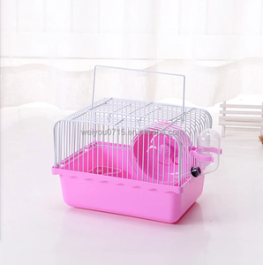Un simple fil d'or ours <span class=keywords><strong>cage</strong></span> dans la petite campagne, portant une <span class=keywords><strong>cage</strong></span> pour l'élevage de <span class=keywords><strong>hamsters</strong></span> - Product Image 4