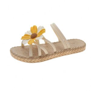Nouvelles sandales plates d'été 2026 pour femmes, avec décoration florale marguerite, sandales de plage décontractées à semelle souple, style bohème - Product Image 5