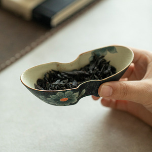 Hand-Painted Ceramic Tea Spoon Hand-Painted Silver Ingot Tea Lotus Household Kung Fu Tea Appreciation Device - Product Image 1