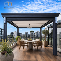 Pergola à lames orientables en aluminium écologique avec structure thermolaquée, conception étanche et résistante à la pluie pour l'extérieur