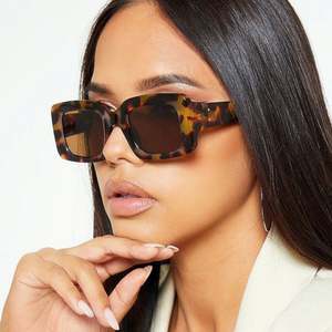 Gafas de Sol Rectangulares Vintage de Moda Personalizadas 2022, Gafas de Sol Cuadradas con Marco Grande para Mujer - Product Image 3