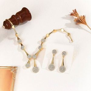 Ensemble Collier, Boucles d'Oreilles, Bague et Bracelet en Plaqué Or avec Strass et Motifs Floraux, Style Punk, pour Anniversaire, Exquis, Europe et États-Unis - Product Image 3