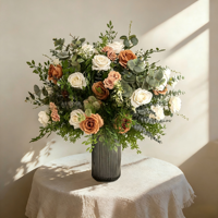 Centre de table artificiel en rose blanche et eucalyptus en terre cuite, arrangement floral en soie pour la décoration de table de mariage