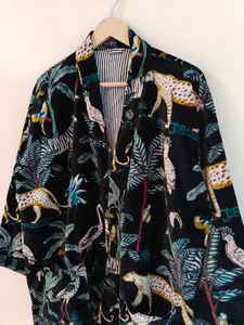 Bata Kimono de Terciopelo con Estampado de Animales de la Selva Negra para Mujer, Cuello en V, Mangas Largas, Invierno, Casual, Lujosa, Lavable a Máquina - Product Image 5