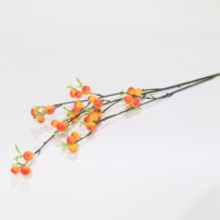 Vente en gros de branche de fruits artificiels en fausse baie rouge orangée de 75 cm, tige de baie artificielle pour arrangement floral d'automne, fournisseur chinois