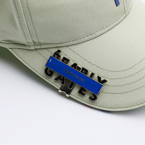 Ensemble de drapeaux de golf personnalisés de haute qualité pour équipe dorée, clip magnétique pour casquette de golf, clip pour sac de golf, accessoires de golf - Product Image 1