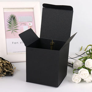 Caja de papel Kraft negra de 4x4x4 pulgadas con tapa Cajas de recuerdo de fiesta para damas de honor Propuesta Artesanía Cupcake Boda y Navidad
