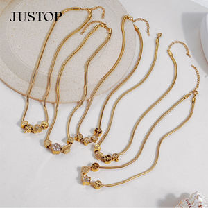 Collier unisexe tendance en acier inoxydable plaqué or et argent avec pendentif cerise, vente en gros OEM personnalisée - Product Image 3