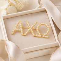 Broche en alliage avec symbole Alpha Chi Omega de la sororité grecque ACO, design personnalisé avec logo disponible, perles blanches, cadeau