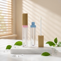 Tube de brillant à lèvres personnalisé en gros avec logo, tube carré transparent en plastique vide pour rouge à lèvres, conteneur vide pour brillant à lèvres