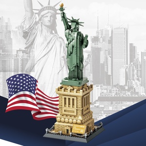Statue <span class=keywords><strong>de</strong></span> la Liberté New York Amérique Mini Blocs <span class=keywords><strong>de</strong></span> <span class=keywords><strong>Construction</strong></span> Architecturaux Célèbre Monument Urbain Modèle Briques Jouet pour Enfants et Adultes - Product Image 6