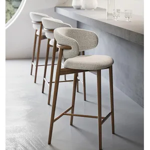 Furnitur bar Nordic bangku bar tinggi bingkai kayu Solid modern kursi bar kain linen dengan sandaran melengkung untuk dapur