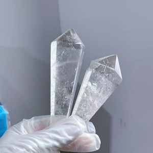 Bâtonnet <span class=keywords><strong>de</strong></span> quartz clair naturel poli, pointe <span class=keywords><strong>de</strong></span> <span class=keywords><strong>cristal</strong></span> <span class=keywords><strong>de</strong></span> <span class=keywords><strong>roche</strong></span>, tour <span class=keywords><strong>de</strong></span> 10-15 cm, haute qualité pour la guérison Reiki et la méditation, vente en gros - Product Image 1