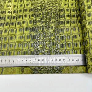 Rouleaux de cuir synthétique PU imitation crocodile bicolore mat de 0,8 mm pour sacs, chaussures, bagages, artisanat - Product Image 2