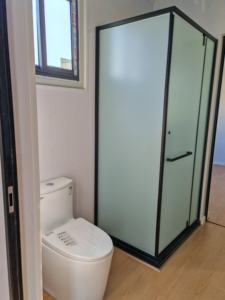 Maison de conteneur d'expédition moderne préfabriquée de luxe personnalisable à 2 étages de 20 pieds et 40 pieds, petite maison avec cuisine, villas en acier pliables - Product Image 3