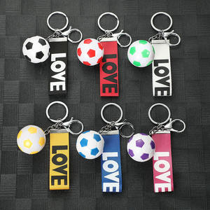 Porte-clés de football en métal inspiré de l'anime, couleur macaron, minimaliste, tendance, sportif, avec cordon suspendu, logo personnalisé, Lilangda, 2025 - Product Image 2
