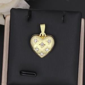JXX Fashion - Colgante Personalizado de Latón Chapado en Oro de 18K, Diseño Clásico Vintage con Forma de Corazón - Product Image 5