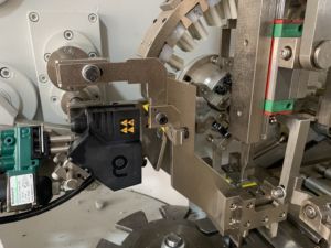 La busta piegata ad alta velocità più venduta distribuisce termosaldata la <span class=keywords><strong>macchina</strong></span> confezionatrice <span class=keywords><strong>per</strong></span> barrette di cioccolato - Product Image 3