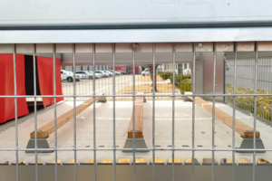 New di động gà Coop Cấu trúc thép cho nhà ngoài trời sử dụng 1 năm bảo hành trứng làm tổ cho lớp 15-20 con gà năng lượng mặt trời Powered - Product Image 4