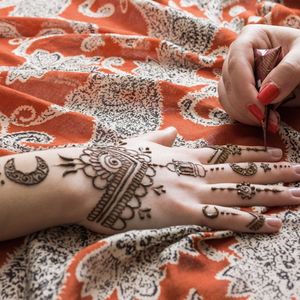 Paquete de 12 Unidades de Pasta de Henna Kaveri Color Marrón Ceniza, Crema Natural para Arte Corporal, Fórmula Herbal Sin Amoníaco para Arte Temporal en la Piel - Product Image 5