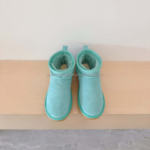 Giày bốt nữ thiết kế thời trang, kiểu ankle boot, bán buôn, kiểu lông xù, ấm áp, kiểu dép lê, đế platform, chất liệu da cừu, dành cho mùa đông - Product Image 4