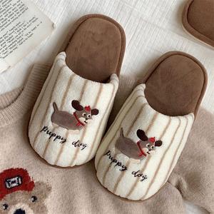 Chaussons d'hiver en TPR à semelle souple, style tendance, doublure en peluche, pour femmes, de haute qualité, vente en gros - Product Image 3