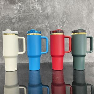 Mug isotherme personnalisé gravé au laser H2.0 40oz, revêtement poudré rouge et vert de Noël, sous-couche plaquée or miroir - Product Image 2