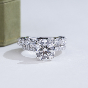 Bague de fiançailles Messi Jewelry MSR-2145 en or 18 carats avec diamant rond de laboratoire - Product Image 1