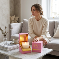 Boîte cadeau rigide magnétique rose de luxe personnalisée avec doublure intérieure dorée pour l'emballage de pots en verre de bougies parfumées