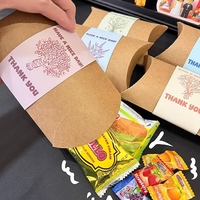 Boîtes cadeaux auto-érectrices en papier kraft brun recyclable de qualité alimentaire, avec logo personnalisé imprimé et gaufré